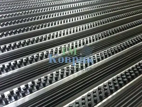 решітка для вхідних дверей