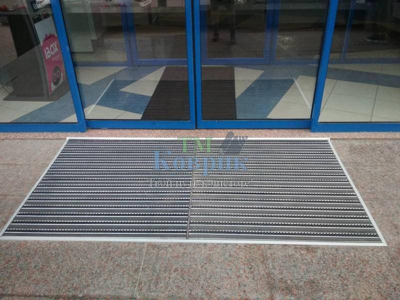 брудозахисні грати гума щітка купити