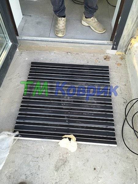 придверні грати