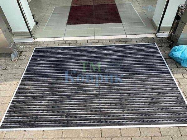 грати брудозахисні для входу