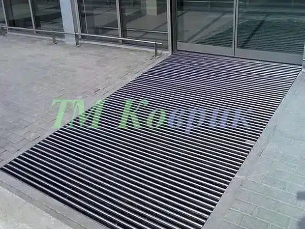 Решітка для чищення взуття Лен рез+текстиль+щітка