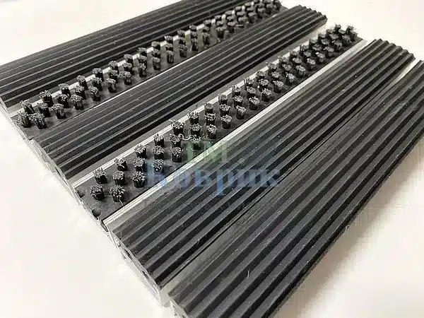 Металеві грати для чищення взуття