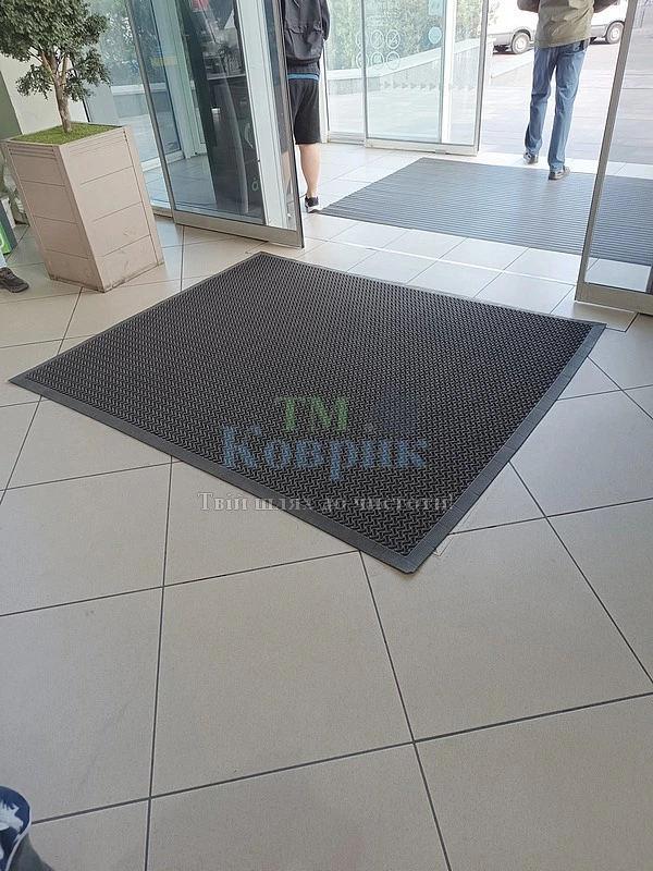 грязезащитный коврик резиновый