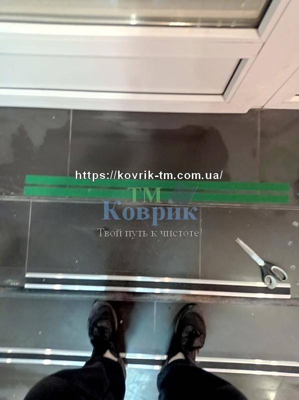 лента противоскользящая зеленая