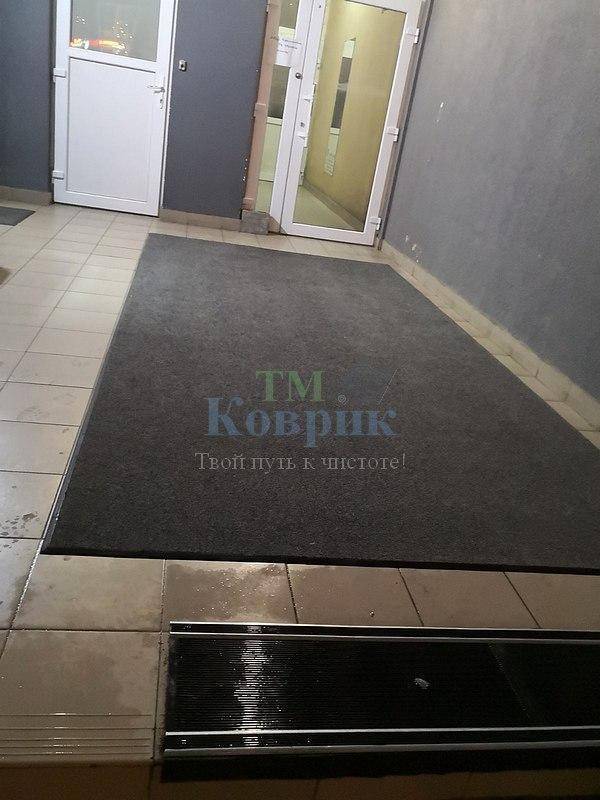 Килимок в коридор