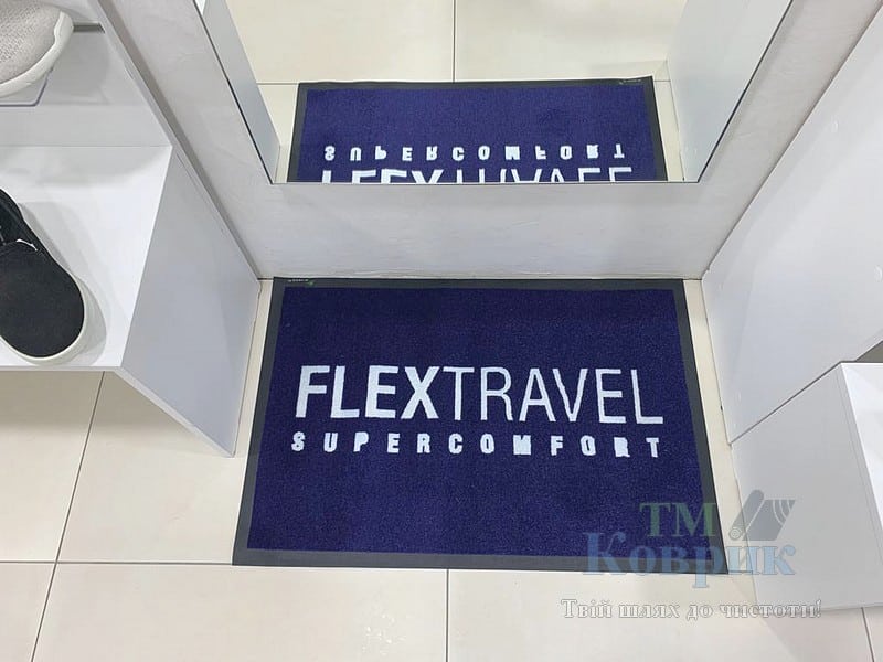 килимок з лого