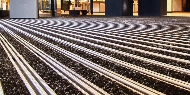 Вхідні брудозахисні покриття з алюмінію, функція