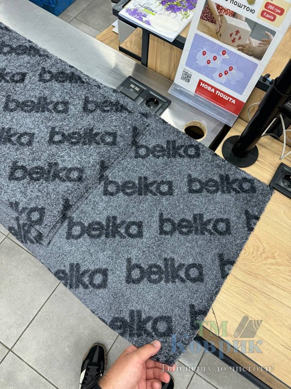 коврик з логотипом