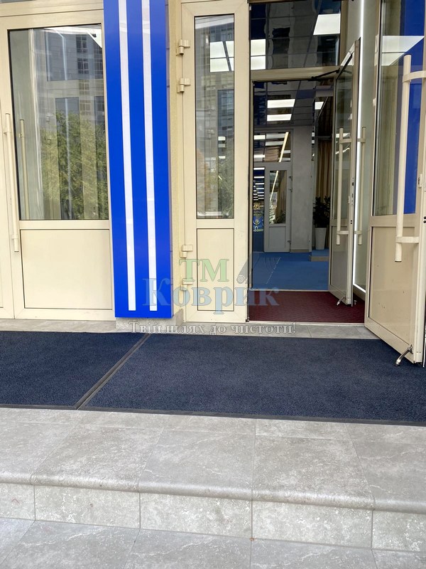 Килимок вхідний брудозахисний