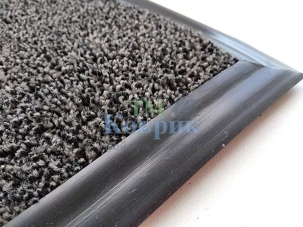 Килимок при вході