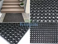 Килимок гумовий придверний