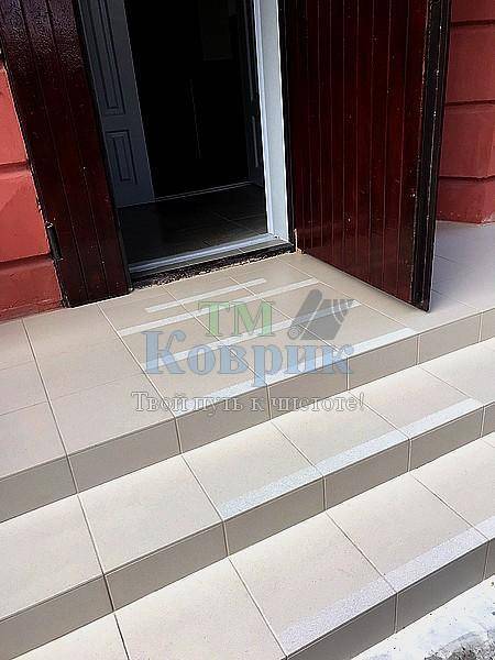 прозрачная лента против скольжения