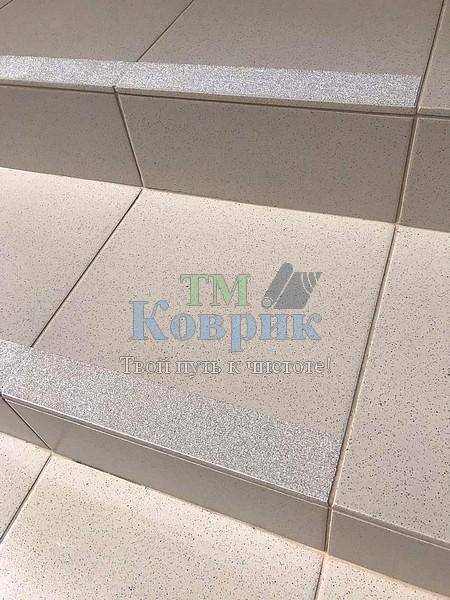 лента противоскользящая прозрачная