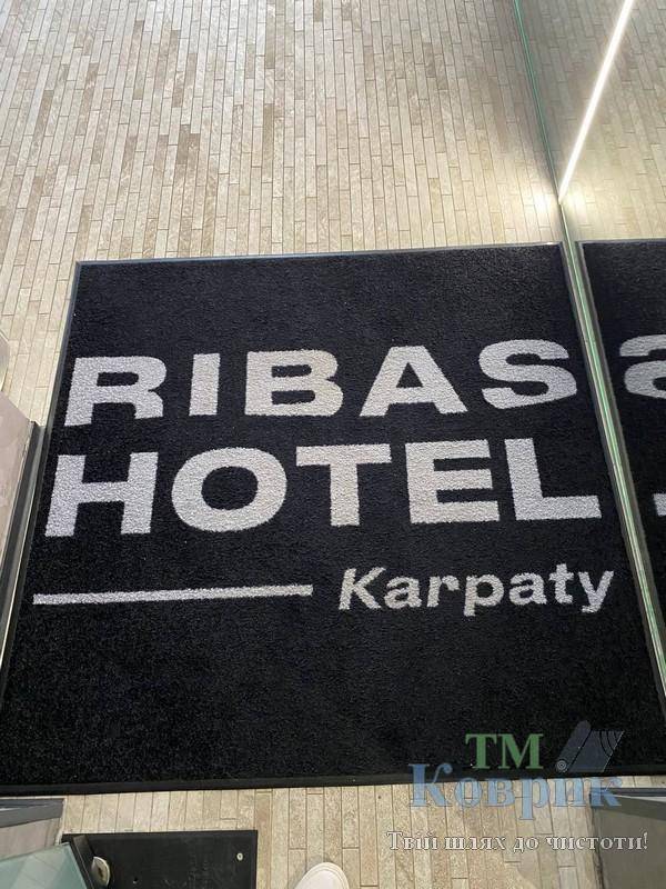 килимок з вашим логотипом замовити